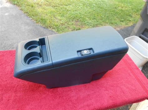 Floor Console Cup Holder in Ebony. . 1998 chevy silverado center console cup holder